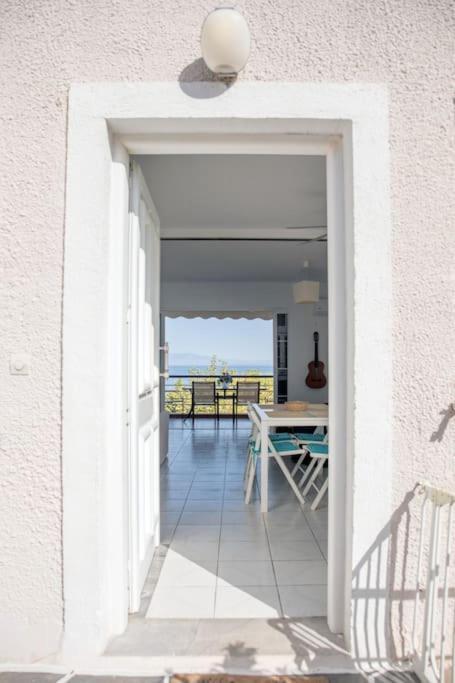 Karantou Villa Tiros Exterior photo