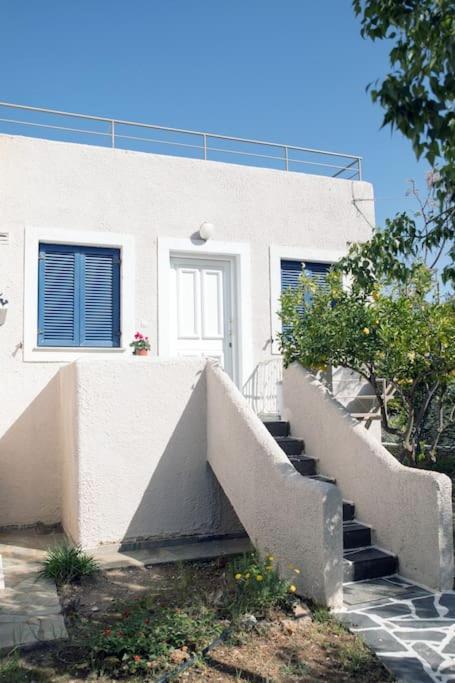 Karantou Villa Tiros Exterior photo