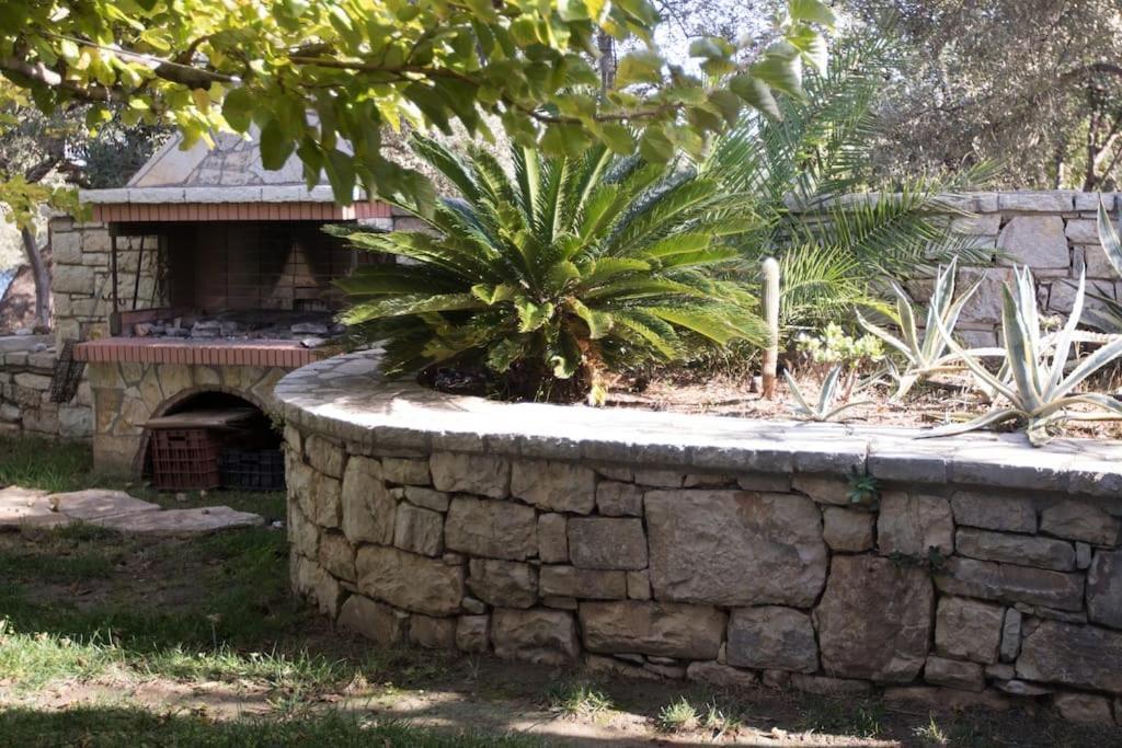 Karantou Villa Tiros Exterior photo